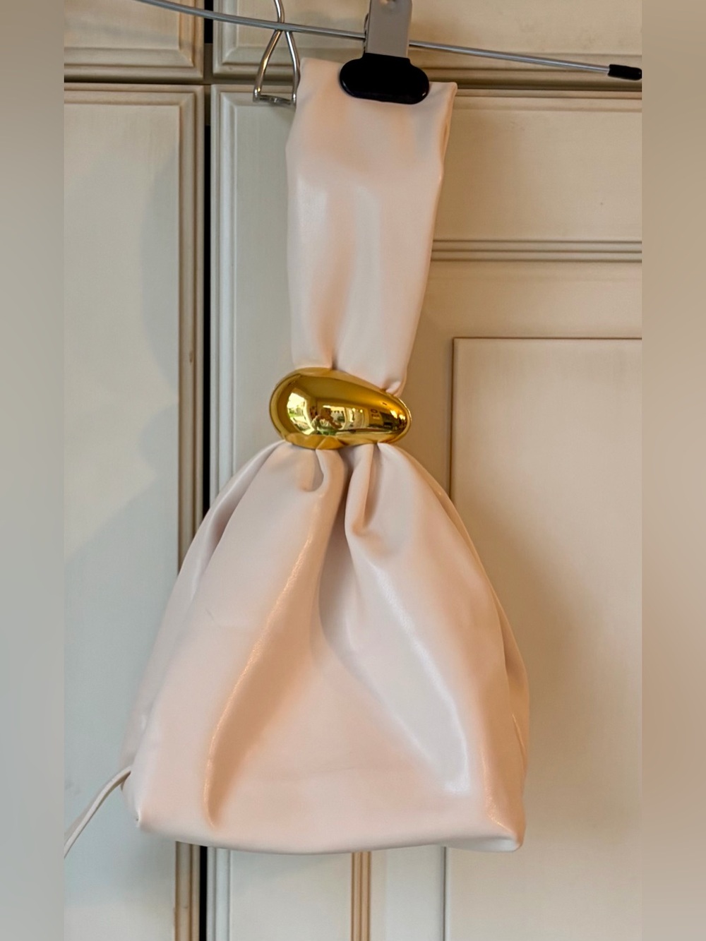 🍓 Elegant Cream Wristlet Dumpling bag with Gold Accent